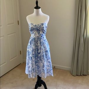 WHBM Blue Floral Lined dress with pockets